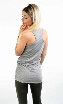 Rewelacyjny materiał, bardzo dobrze układa się na ciele, wygląda mega seksownie! Pasuje do stylizacji casualowych.