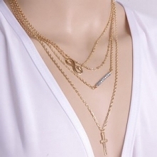 Łańcuszki z krzyżykiem i znakiem nieskończoności. Kliknij w zdjęcie, aby przejść do sklepu Silvona.