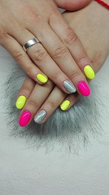 neon nails