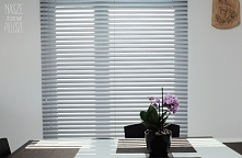 Żaluzja aluminiowa 50mm w kolorze srebrnym.

FB: Nasze Domowe Pielesze
Instagram: domowe.pielesze