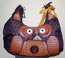 Sowa uszyta z torebki.