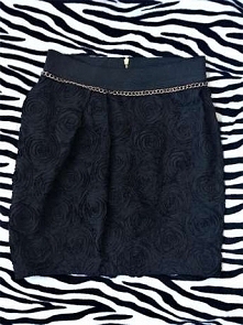 RIVER ISLAND spódniczka w róże
więcej: 
vinted: Siarczi