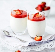 Lekki deser jogurtowo-truskawkowy

Lekki jak chmurka deser, także dla tych, którzy dbają o linię.
– Ania Starmach
Co kupić?

600 ml jogurtu naturalnego
200 g truskawek
3 łyżki c...