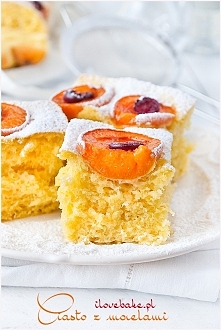 Ciasto drożdżowe z owocami