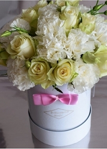 Bukieciarnia Szafir- kwiaty w pudełkach.
Mobilna kwiaciarnia Warszawa i okolice.
Zapraszamy