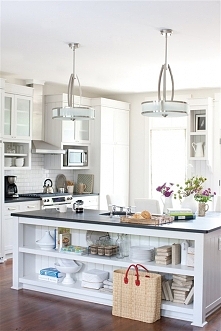 Lampa wisząca MERIDIAN - dostępna w =mlamp= 
Prezentowane oświetlenie to czyste, łagodne linie, i nisko zawieszone klosze z grubego szkła. Lampa ta stanie się centralnym punktem...