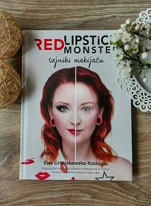 Po długiej nieobecności postanowiłam wrócić do blogowania pod inną nazwą i z całkiem nowymi chęciami. Zacznę od dwóch przyjemnych (mam nadzieję) wpisów, dotyczących moich zakupó...