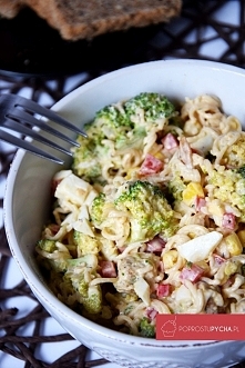 Sałatka z brokułami