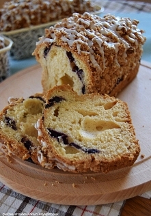 Drożdżówki z jagodami, kruszonką i kokosowym lukrem