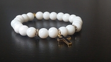 Jadeitowa biała bransoletka...