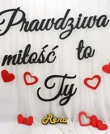 Napisy na ścianke za młodym...