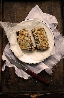 krajanka truskawkowo-jeżynowa z lekko orzechową kruszonką
