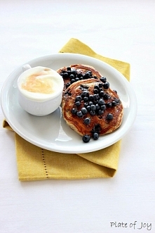 Razowe placuszki z jagodami