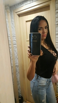 Jeansy z wysokim stanem plus body od omorfi2 z 15 lipca - najlepsze stylizacje i ciuszki