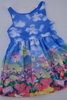 Nowa dostawa odzieży dziecięcej. Sukienka w kwiaty. Klik.