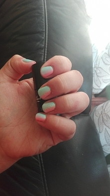 Pierwsze hybrydy z użyciem Semilaca :) Podkład 032 Biscuit . Kolory 022 Mint oraz 102 Pastel Peach.