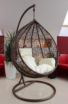 Kosz wiszący znakomicie prezentuje się w ogrodach letnich lub zimowych, na werandach, tarasach, balkonach. 
sklep.chomik.pl