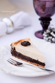 Świąteczny sernik śliwkowy z masą makową