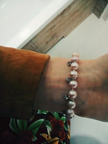 bransoletka mojego projektu :) wykonana z pereł,cyrkonii i srebrnych elementów