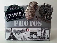 Metalowa skrzyneczka na zdjęcia z podróży, do której można przypiąć pamiątkowe magnesiki:)