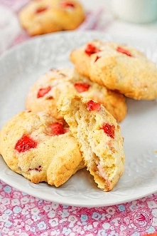 Ciasteczka z truskawkami i czekoladą - Wypieki Beaty