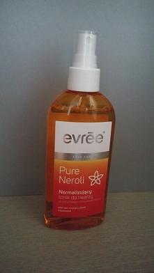Kolejny kosmetyk z serii Evree :) Tonik do cery z niedoskonałościami. Idealny też jako mgiełka odświeżająca ;) Stosowany pod makijaż utrwala go :)