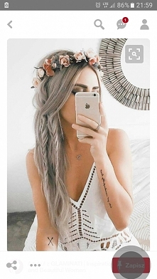 Siwe włosy. Wianek.