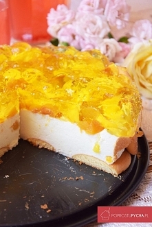 Brzoskwiniowy sernik na zimno z mango