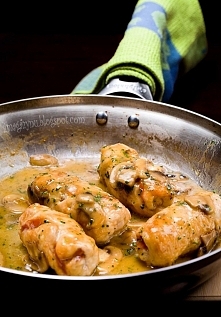 Pyszne roladki z kurczaka z szynka i serem.