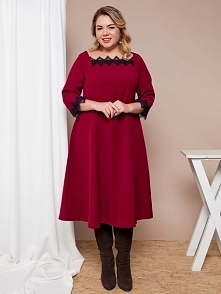 Sukienka z tkaniny kostiumowej także w kolorze zielonym na thecovershop.pl