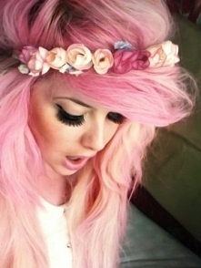 Pink hair with a garland <3