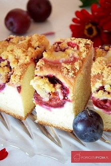 Ciasto drożdżowe ze śliwkami i kruszonką