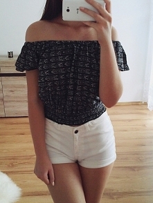 SPRZEDAM. Hiszpanka rozmiar S, 10 zł + kw. Nick na vinted: kamila249 :)