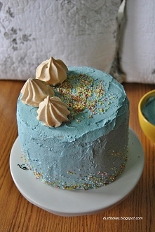 Śmietankowy tort urodzinowy...