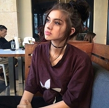 Piękna naturalna dziewczyna.