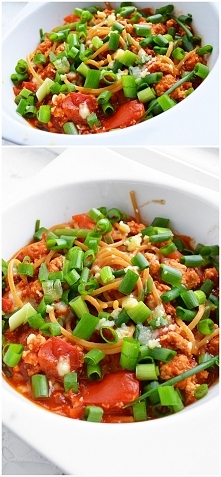 obiad - spaghetti z piersia indyka, cheddar, w sosie pomidorowym :) przepis na blogu zapraszam na insta vaneska_fit