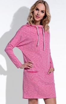 FIMFI I202 sukienka amarantowa Rewelacyjna sukienka, wykonana z miękkiej dzianiny, z przodu dwie kieszenie