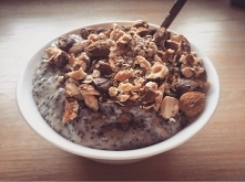 Jesienny pudding bananowo żurawinowy chia z migdałami i orzechami laskowymi. Śniadanie to podstawa!#śniadanie #chia