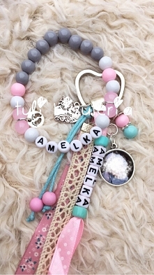 Breloczek ze zdjęciem dziecka i do tego Bransoletka z imieniem