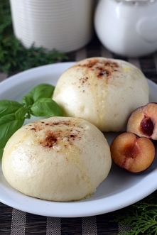 kluski na parze z śliwkami. Przepis po kliknięciu w zdjęcie.