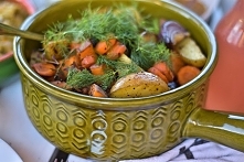 PIECZONE ZIEMNIAKI Z WARZYWAMI