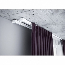 Aluminiowe szyny karniszowe. Wytrzymałe karnisze, które zawierają opatentowany smar. Łatwe w montażu i bezproblemowe w łączeniu. Można je kupić osobno oraz w zestawach z listwam...