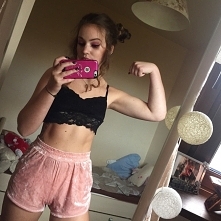 Hejka! Nad bickiem jeszcze pracuje, a Wy działacie przed świętami? :)