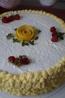 Tort cytrynowo – kokosowy z musem cytrynowym z lemon curd