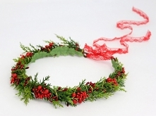 Wyjątkowy, świąteczny wianek ślubny - w sam raz na ślub, a także sesję ślubną w zimowej scenerii! :)

Wianek dostępny w sklepie internetowym Madame Allure.