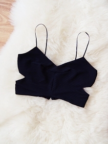 Sprzedam: ZARA, crop top / bralet
Mój nick na vinted i na szafie: kamila249, zapraszam :) W profilu rzeczy takich marek jak Zara, Asos, Missguided, H&M, Bershka, New Look, T...