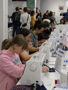 Wszystkich, którzy mają ochotę oderwać się od przedświątecznej gorączki w galeriach handlowych, a jednocześnie poczuć magiczny nastrój Świąt Bożego Narodzenia zapraszamy do wspó...
