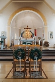 prosta dekoracja krzeseł na...