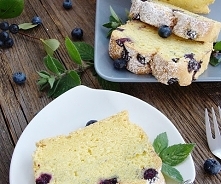 Keks majonezowy z borówką amerykańską