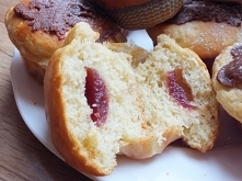 Muffinkowe pączki pieczone z marmoladą o smaku różanym latosiowy-dom